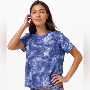 Lululemon Sun Shelter Short Sleeve Rash Guard Speckle Dye Blue Multi - sz M